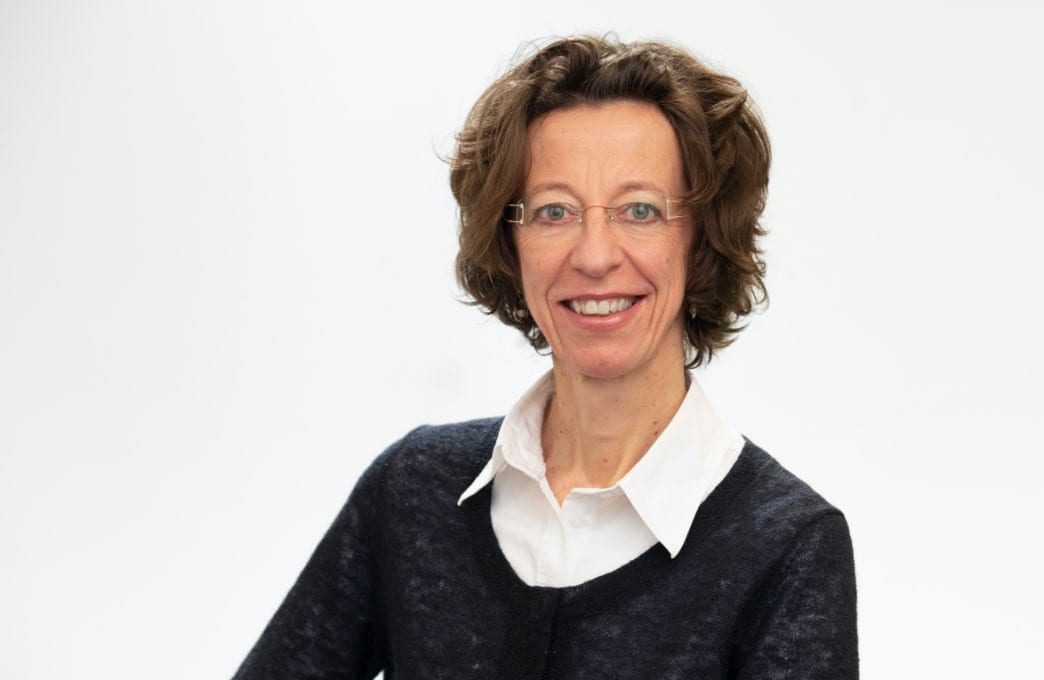 Frau-Haller-Dorit_Empfangssekretaerin_Hannover@2x-1